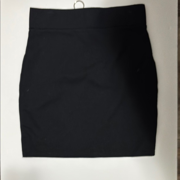 Revamped Black Mini Pencil Skirt XS 17 inch length - Picture 2 of 3